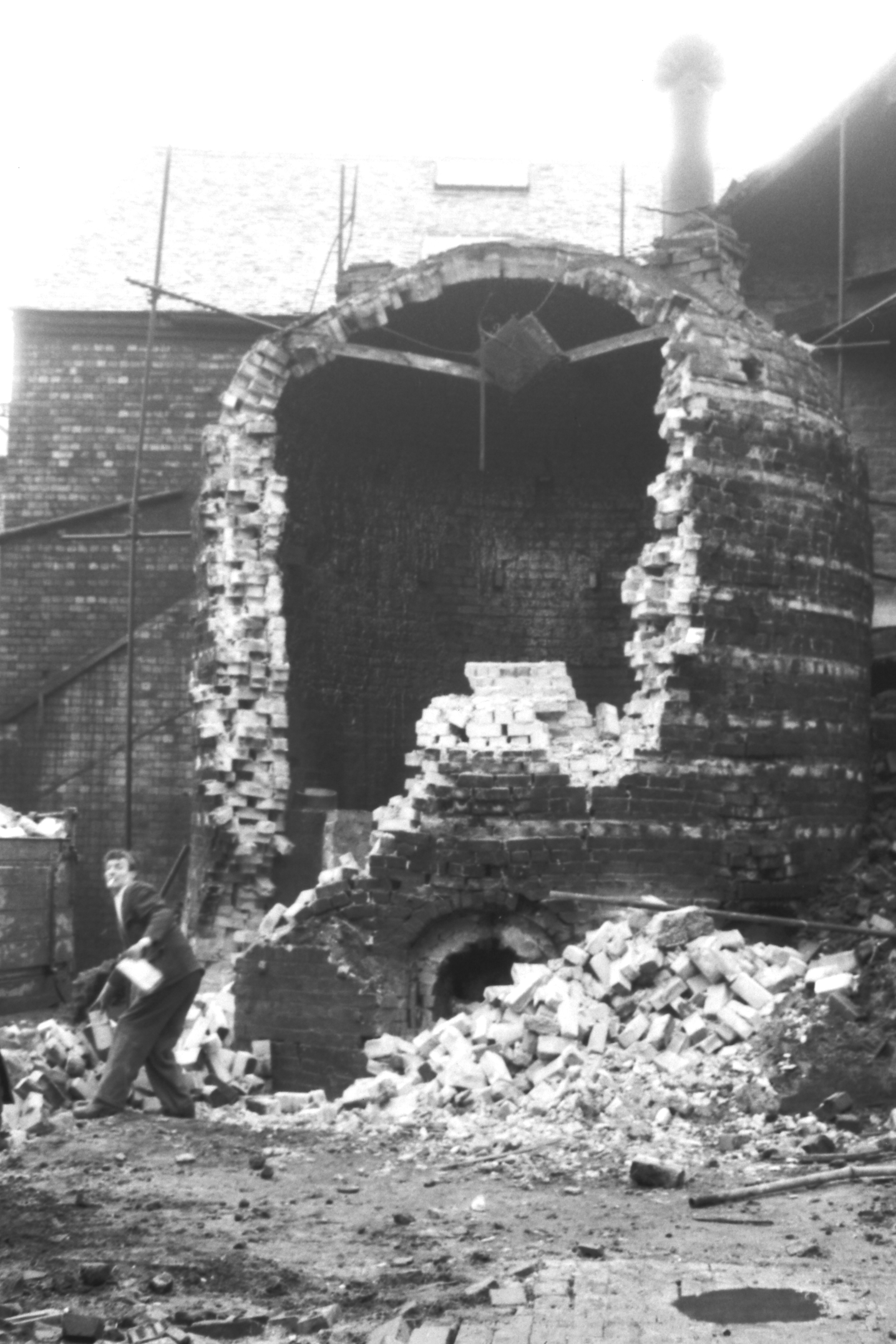 Demolition of the kilns